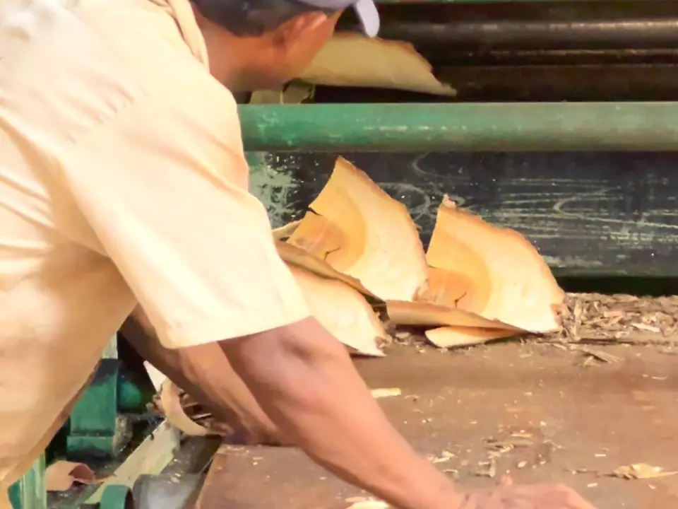 Technical Advice & Samples at the Chalaka factory